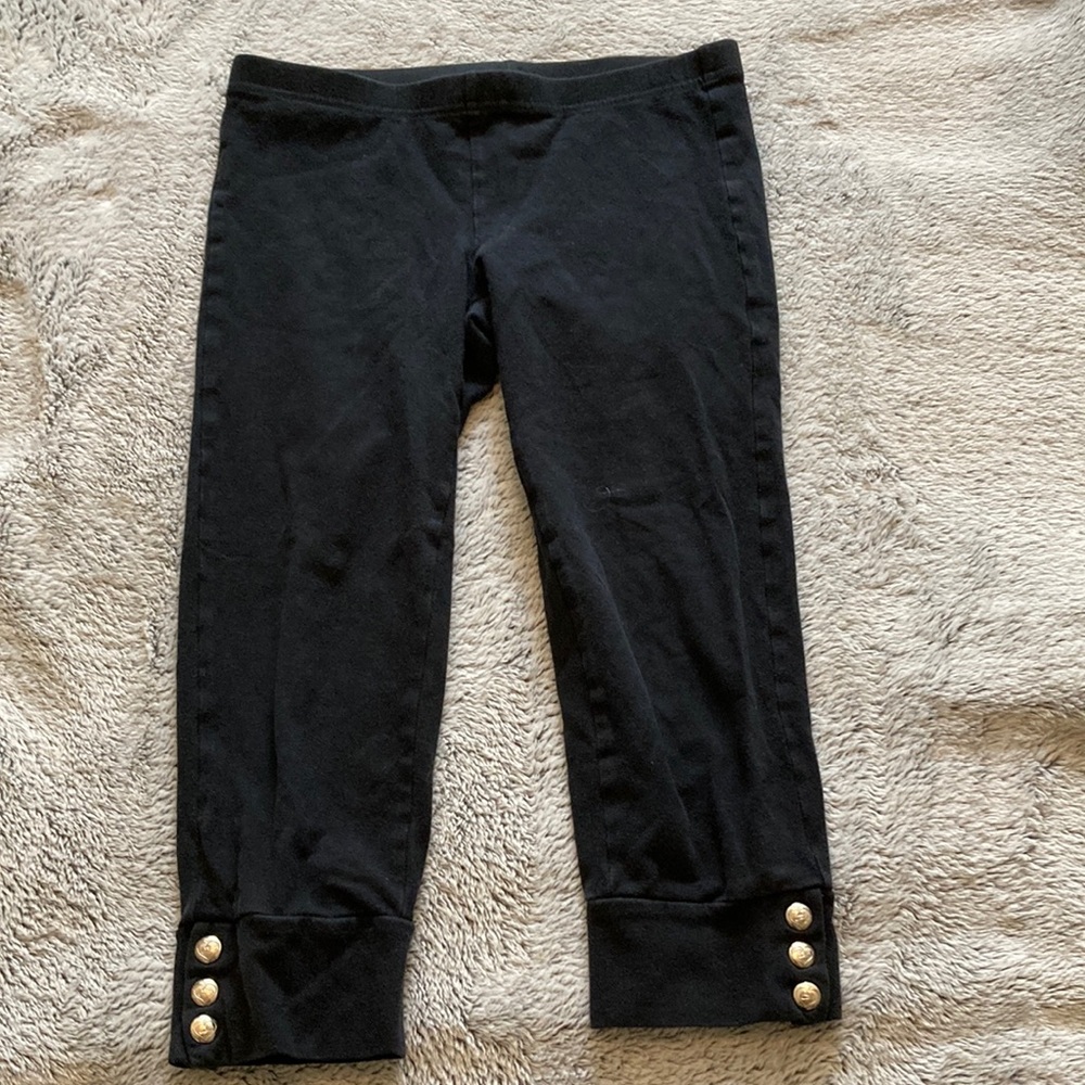 Candie’s black capris